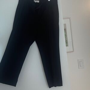 Babaton Black Capris